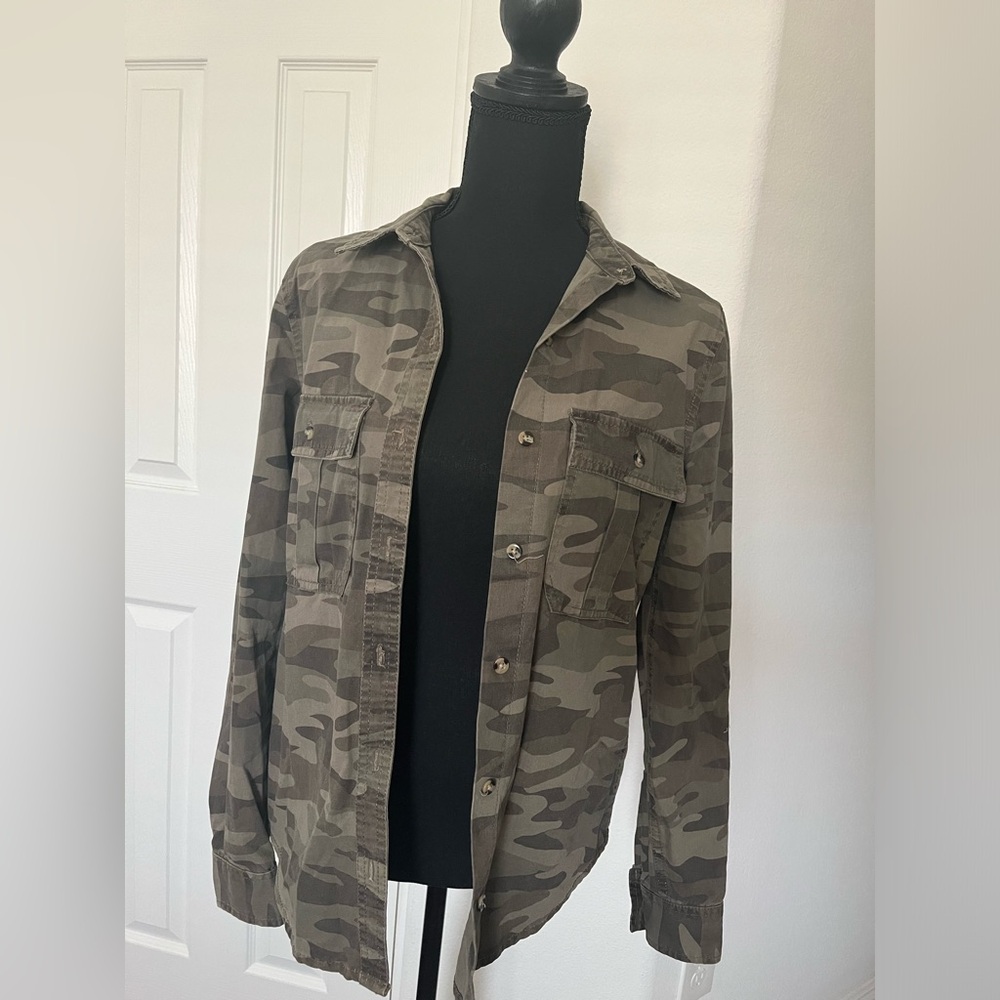 Forever 21 Women’s Camo Camouflage Utility Jacket Size Small